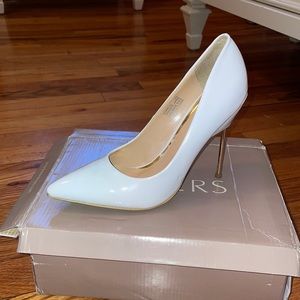 Bakers Heels! Size 8. Only WORN ONCE!!